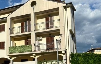 NF immobiliare vendita appartamento 2piani piazza enzo di cocco pratovecchio stia