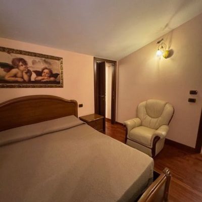 NF immobiliare vendita appartamento 2piani piazza enzo di cocco pratovecchio stia