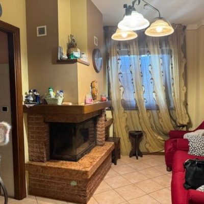 NF immobiliare vendita appartamento 2piani piazza enzo di cocco pratovecchio stia